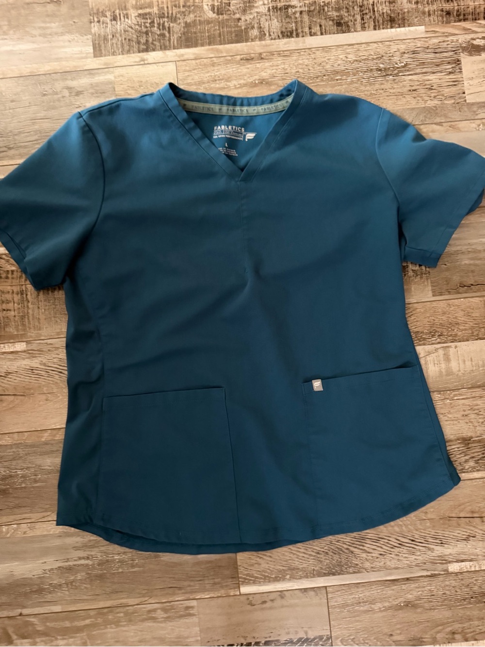 Fabletics Teal V-Neck Short Sleeve Scrub Top